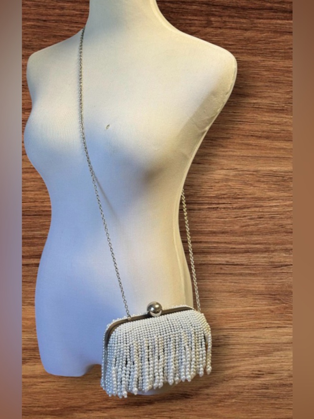 EUC a Santi hand-beaded faux pearl fringe evening clutch